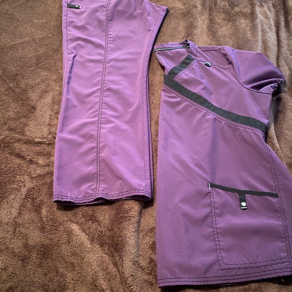 Deep plum Scrub’s - Picture 6 of 9